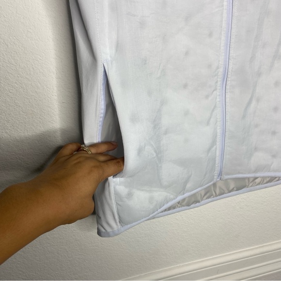 Nike Men’s Light Blue/ OffWhite Aerolayer Repel Thermore Running Vest Size M NWT - Picture 5 of 10